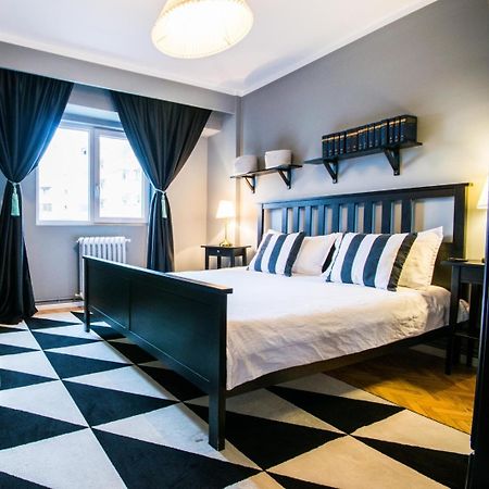 Downtown Wonder Apartament คลูจ-นาโปกา ภายนอก รูปภาพ