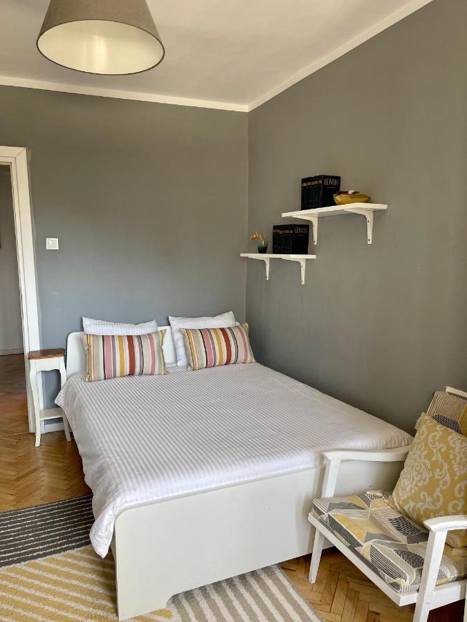 Downtown Wonder Apartament คลูจ-นาโปกา ภายนอก รูปภาพ