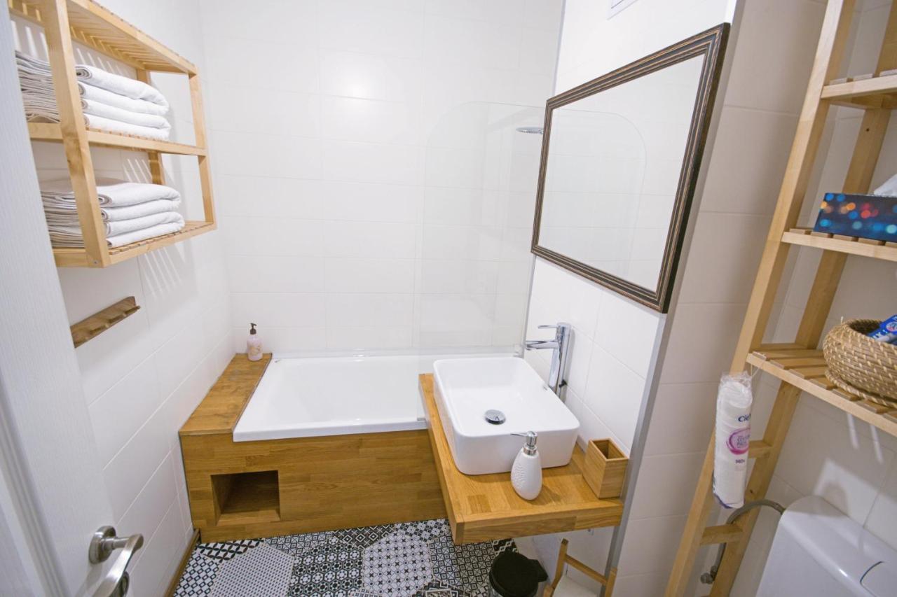 Downtown Wonder Apartament คลูจ-นาโปกา ภายนอก รูปภาพ