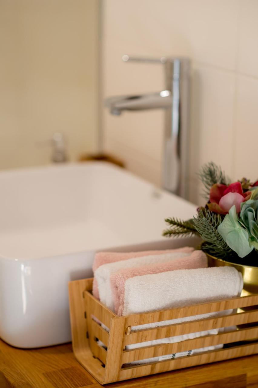Downtown Wonder Apartament คลูจ-นาโปกา ภายนอก รูปภาพ