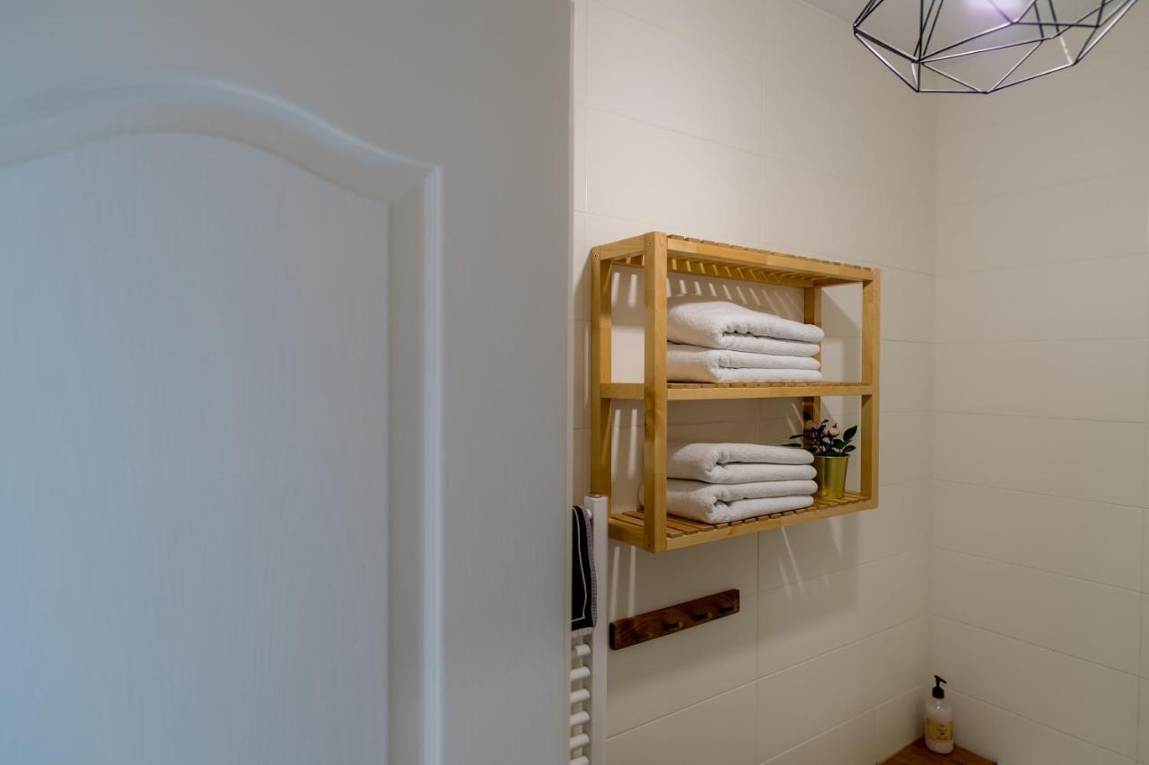 Downtown Wonder Apartament คลูจ-นาโปกา ภายนอก รูปภาพ